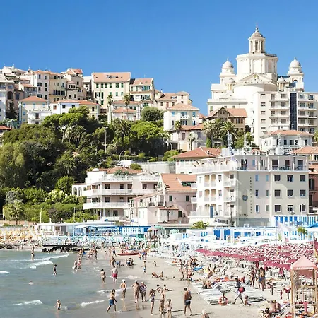 La Terrazza Di Nino Tatil Evi Gorleri